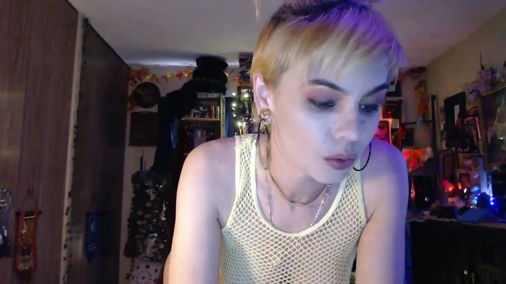 Gallery image thumbnail from Ancored's myfreecams stream on, 04/29/2025, 24:00 image 16 of 20