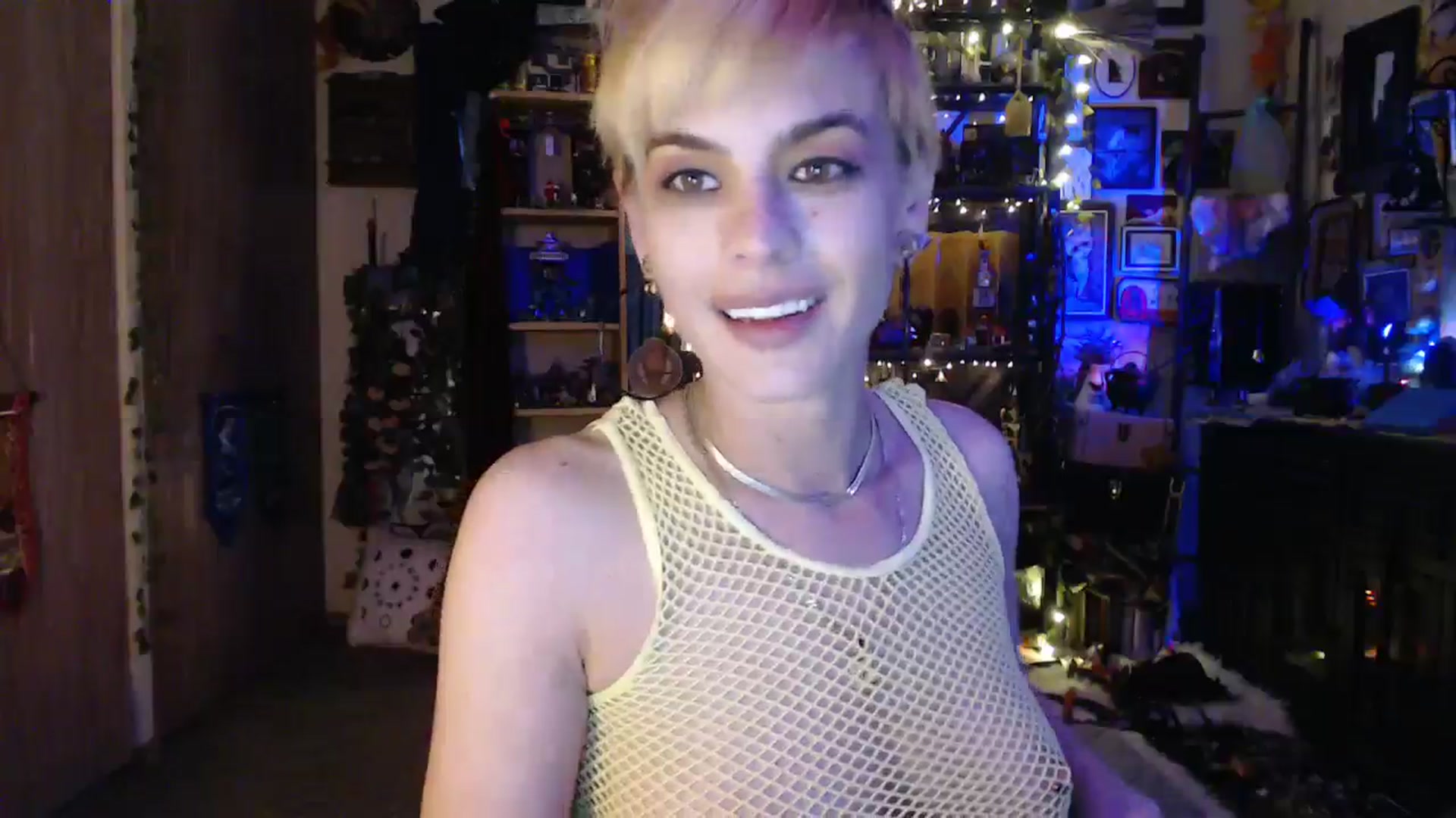 Gallery image thumbnail from Ancored's myfreecams stream on, 04/29/2025, 24:24 image 14 of 20