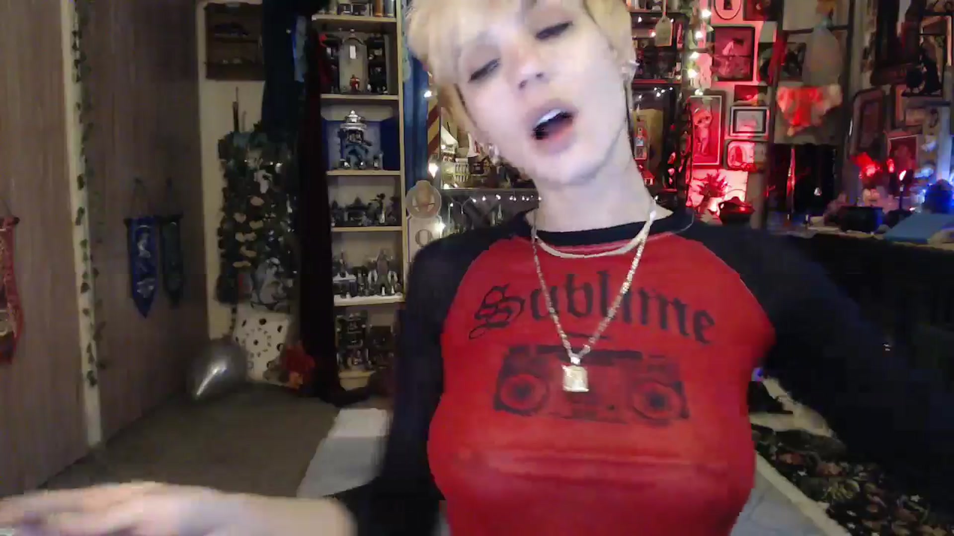 Gallery image thumbnail from Ancored's myfreecams stream on, 04/30/2025, 24:01 image 12 of 20