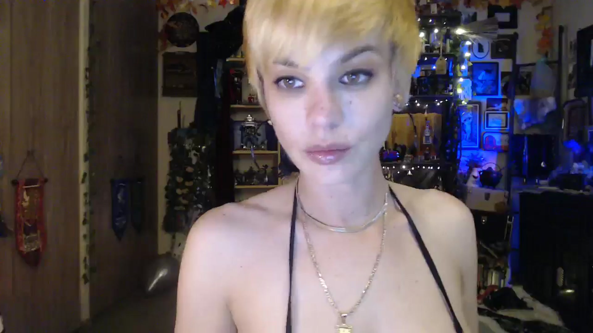 Gallery image thumbnail from Ancored's myfreecams stream on, 04/30/2025, 01:04 image 17 of 20