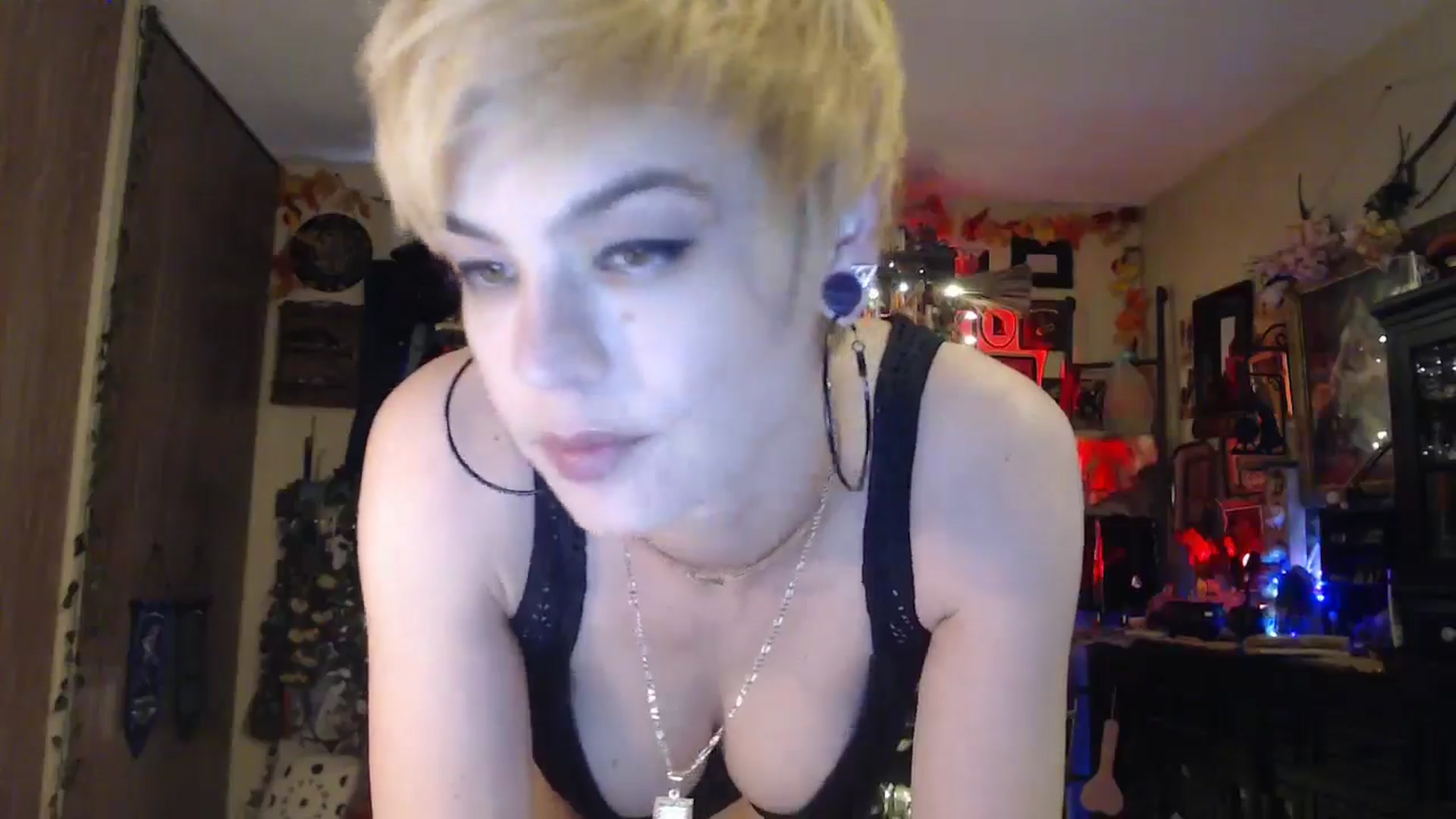 Gallery image thumbnail from Ancored's myfreecams stream on, 05/07/2025, 24:55 image 2 of 20