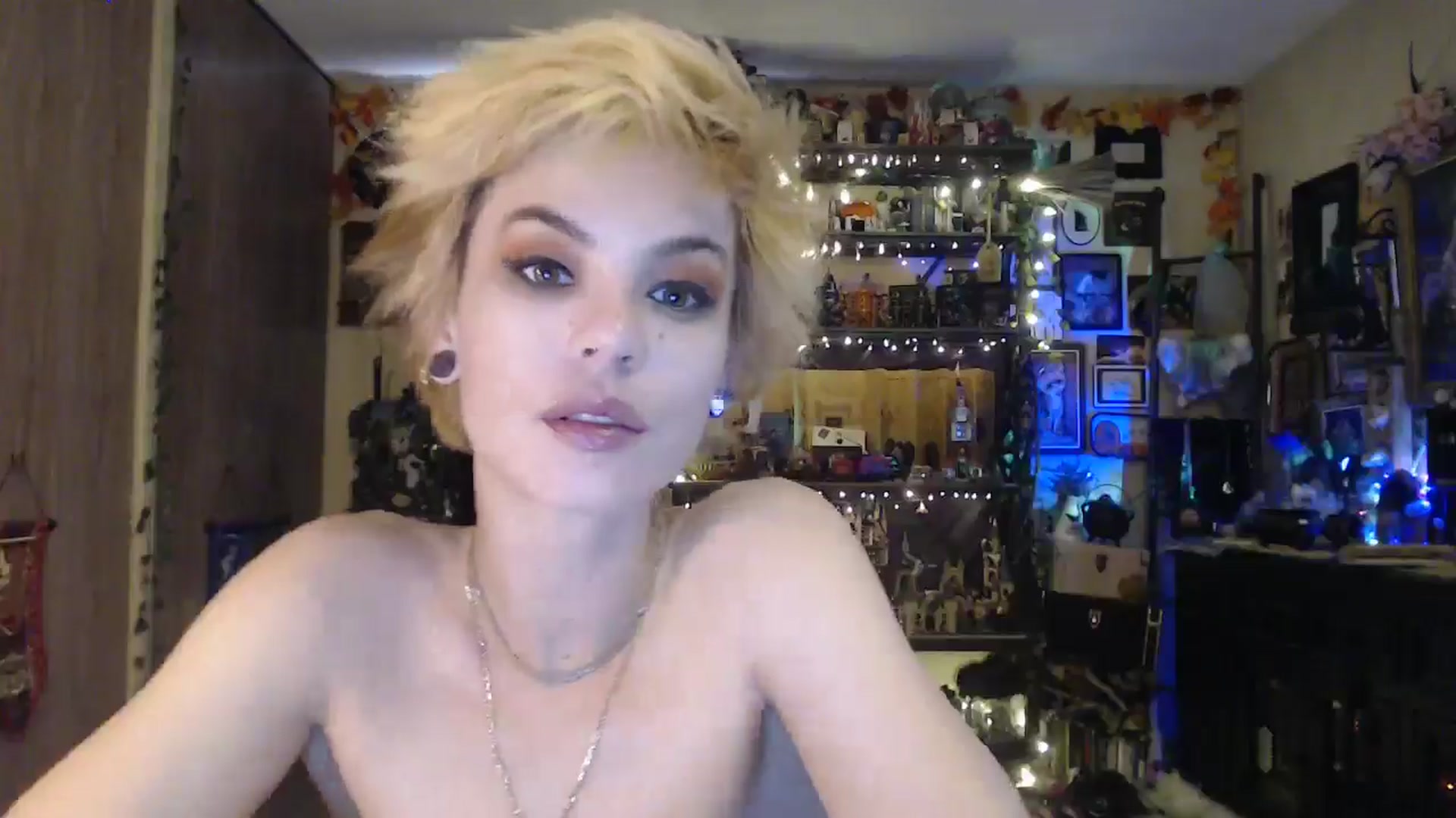 Gallery image thumbnail from Ancored's myfreecams stream on, 05/09/2025, 24:00 image 4 of 20