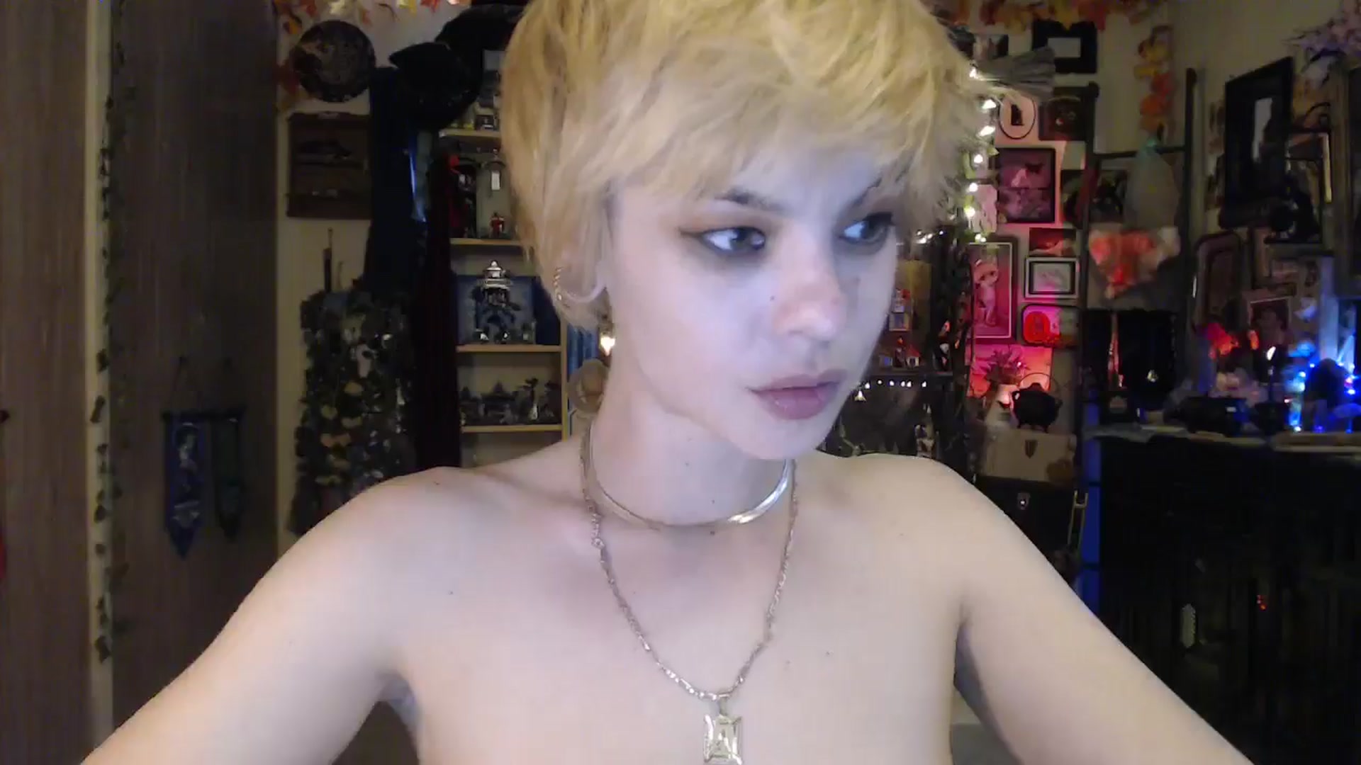 Gallery image thumbnail from Ancored's myfreecams stream on, 05/09/2025, 24:41 image 7 of 20