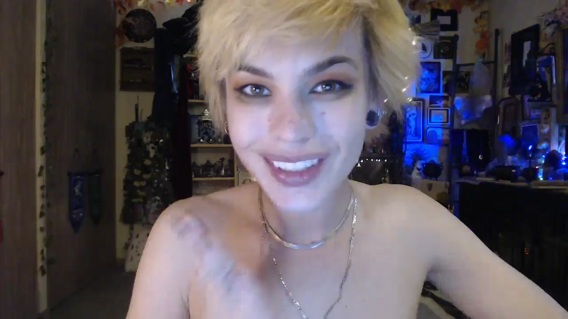 Gallery image thumbnail from Ancored's myfreecams stream on, 05/09/2025, 24:41 image 6 of 20