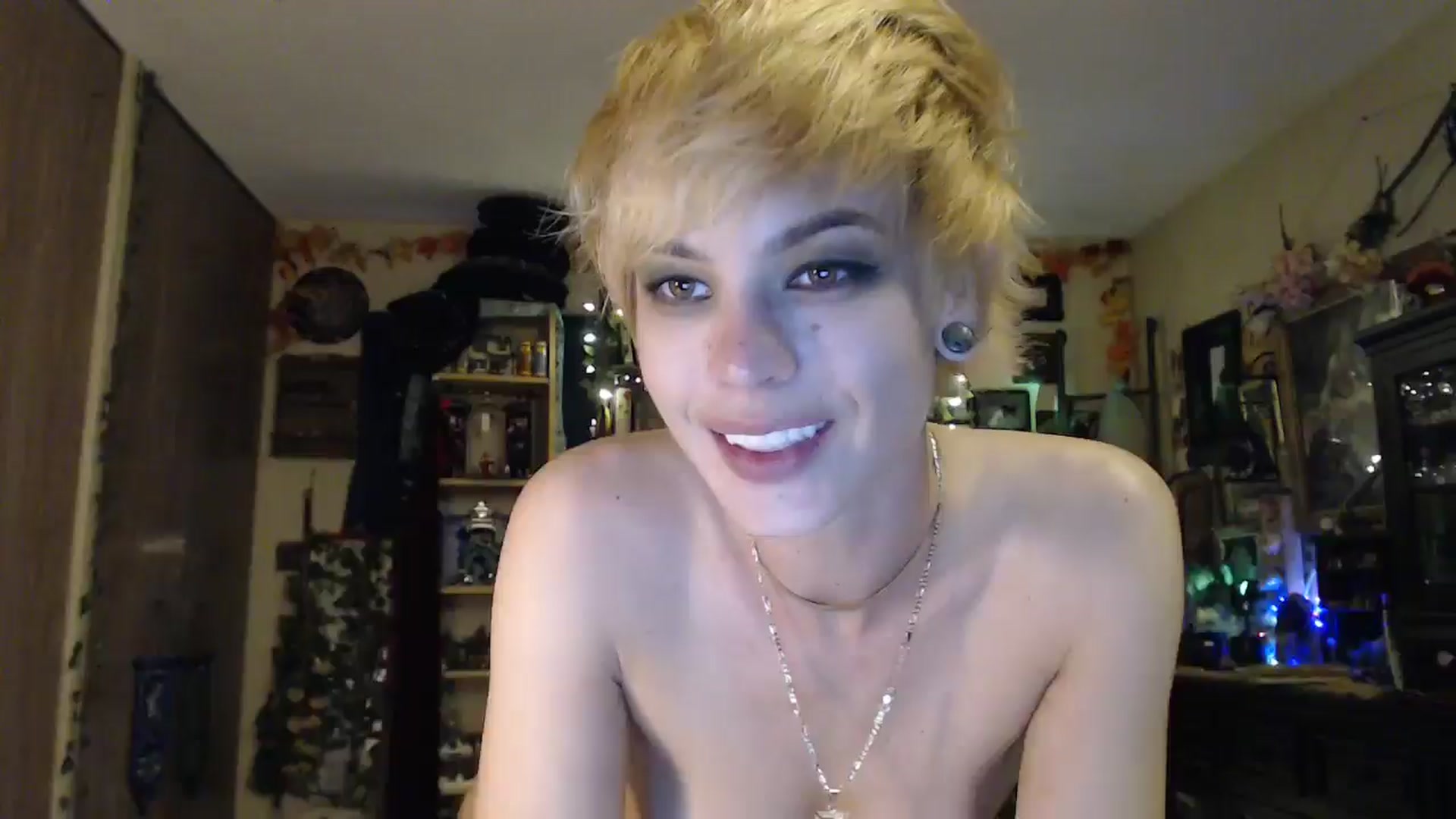 Gallery image thumbnail from Ancored's myfreecams stream on, 05/12/2025, 01:50 image 1 of 20
