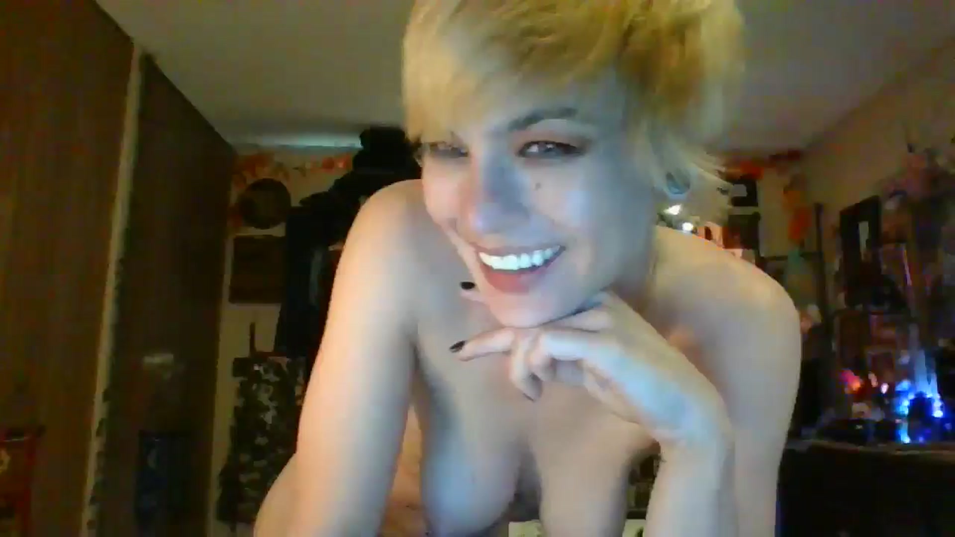 Gallery image thumbnail from Ancored's myfreecams stream on, 05/13/2025, 02:21 image 13 of 20