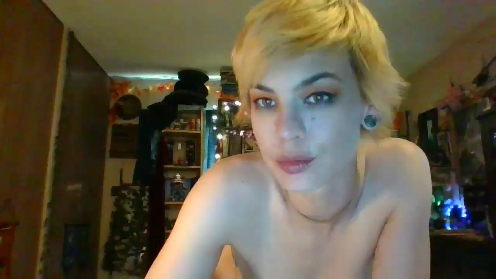 Gallery image thumbnail from Ancored's myfreecams stream on, 05/13/2025, 02:21 image 4 of 20