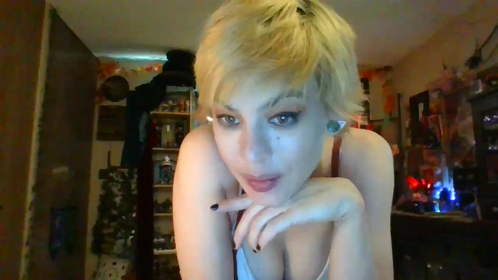 Gallery image thumbnail from Ancored's myfreecams stream on, 05/13/2025, 02:21 image 2 of 20