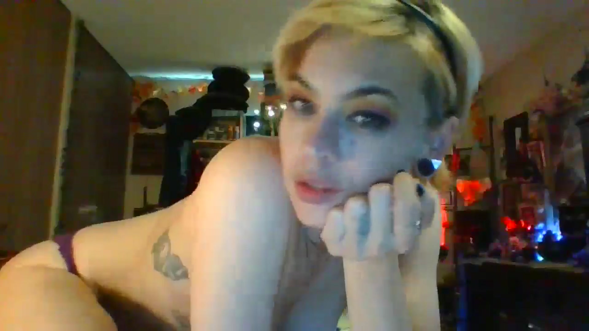Gallery image thumbnail from Ancored's myfreecams stream on, 05/14/2025, 24:55 image 11 of 20