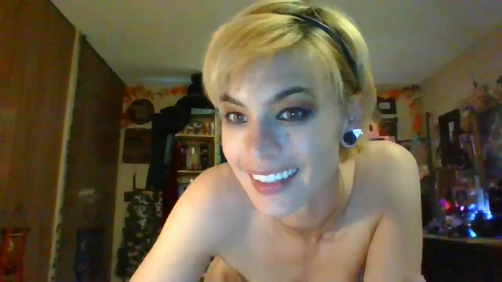 Gallery image thumbnail from Ancored's myfreecams stream on, 05/14/2025, 02:04 image 4 of 20