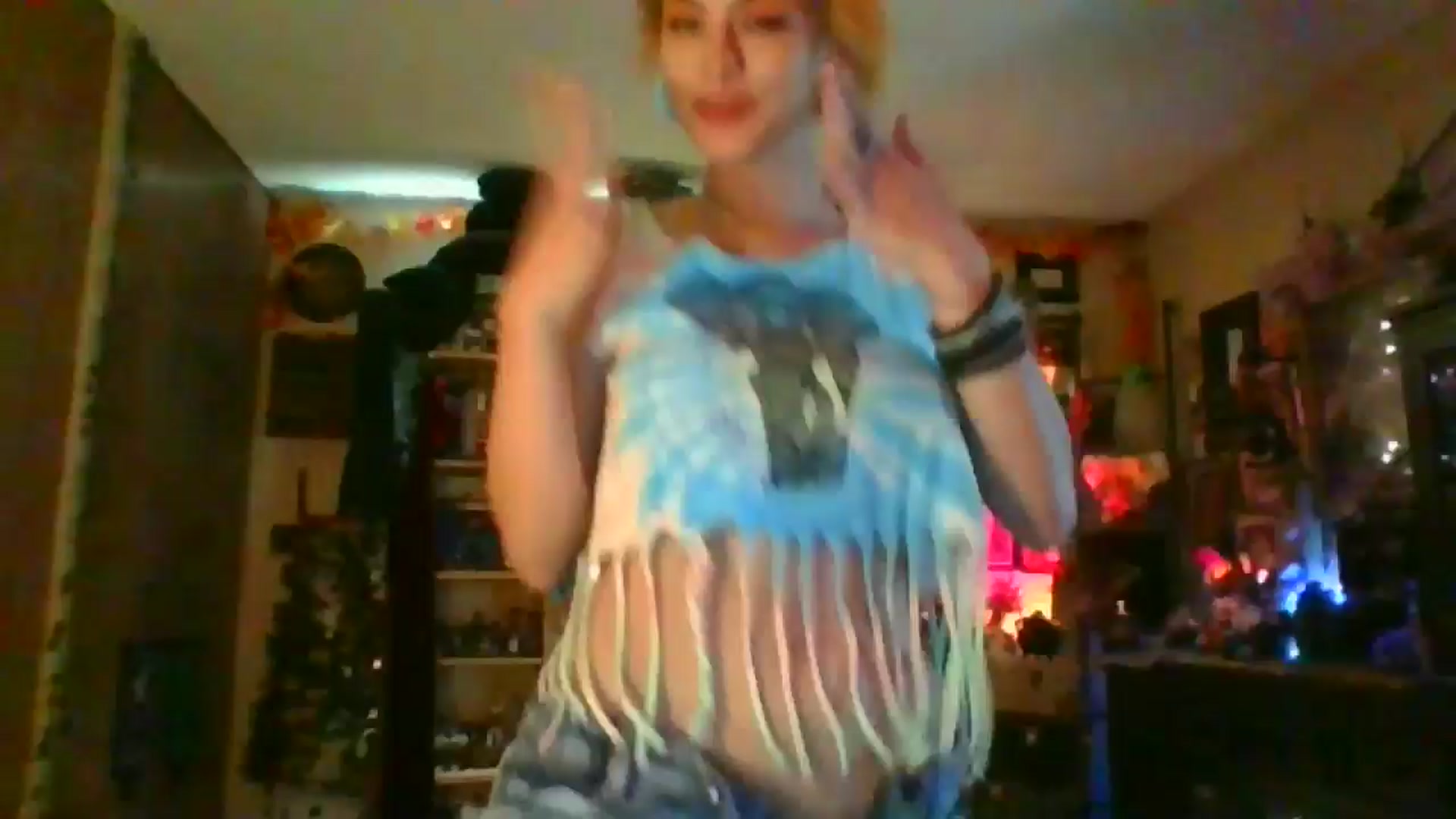 Gallery image thumbnail from Ancored's myfreecams stream on, 05/20/2025, 19:18 image 1 of 20