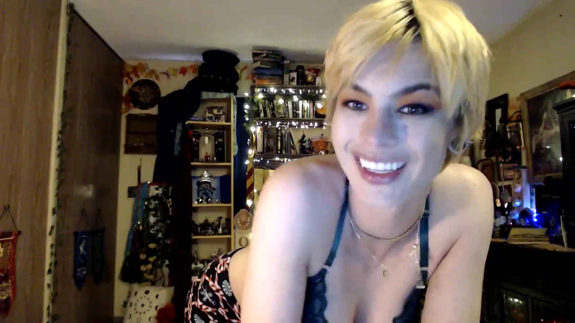 Gallery image thumbnail from Ancored's myfreecams stream on, 05/25/2025, 23:42 image 4 of 20