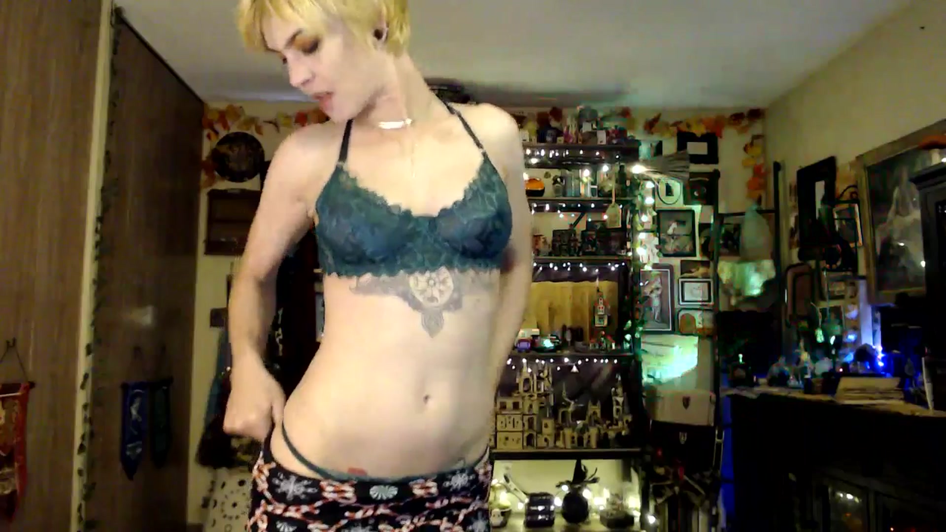 Gallery image thumbnail from Ancored's myfreecams stream on, 05/25/2025, 23:42 image 6 of 20