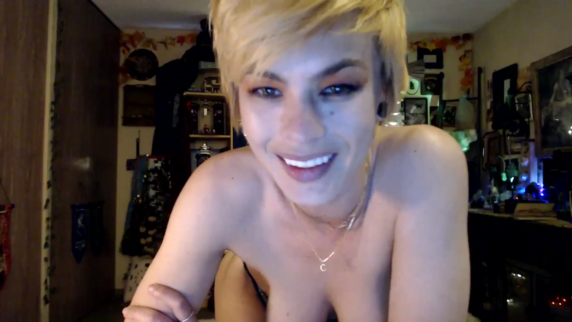 Gallery image thumbnail from Ancored's myfreecams stream on, 05/26/2025, 24:12 image 19 of 20