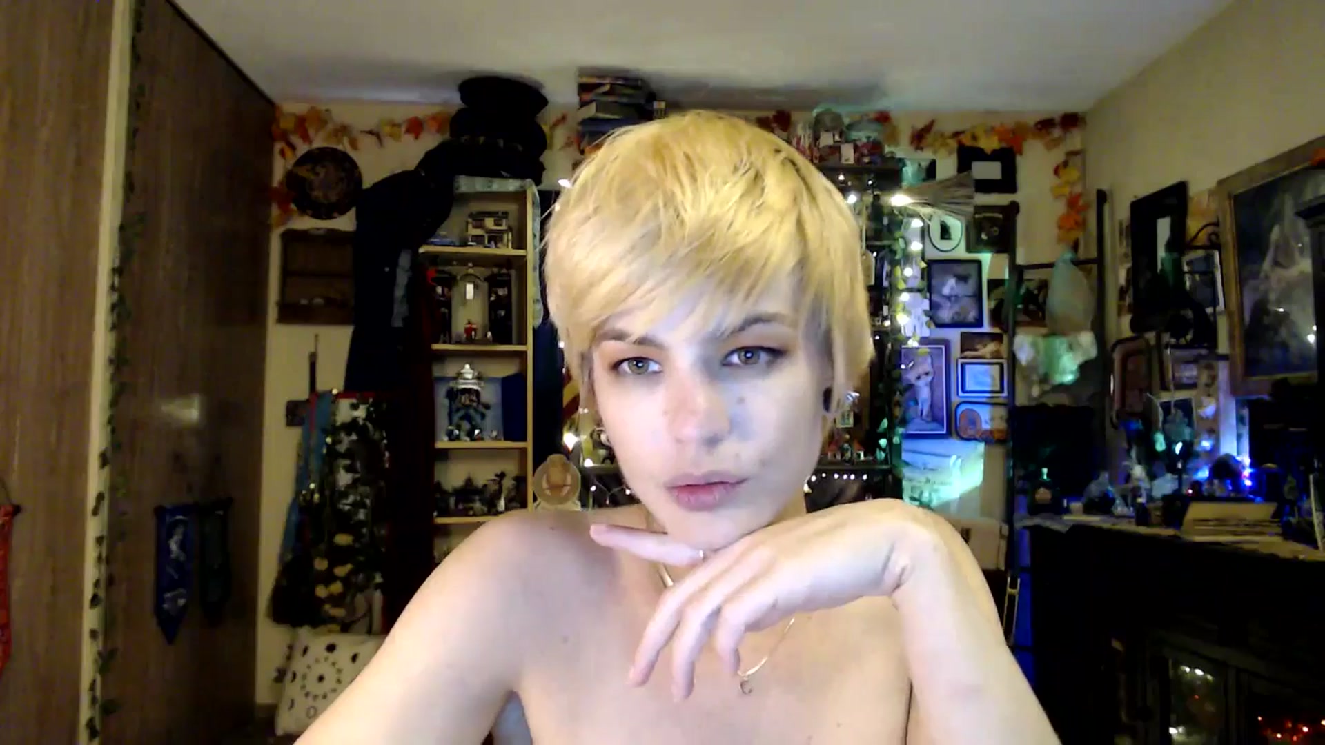 Gallery image thumbnail from Ancored's myfreecams stream on, 05/26/2025, 01:12 image 4 of 20