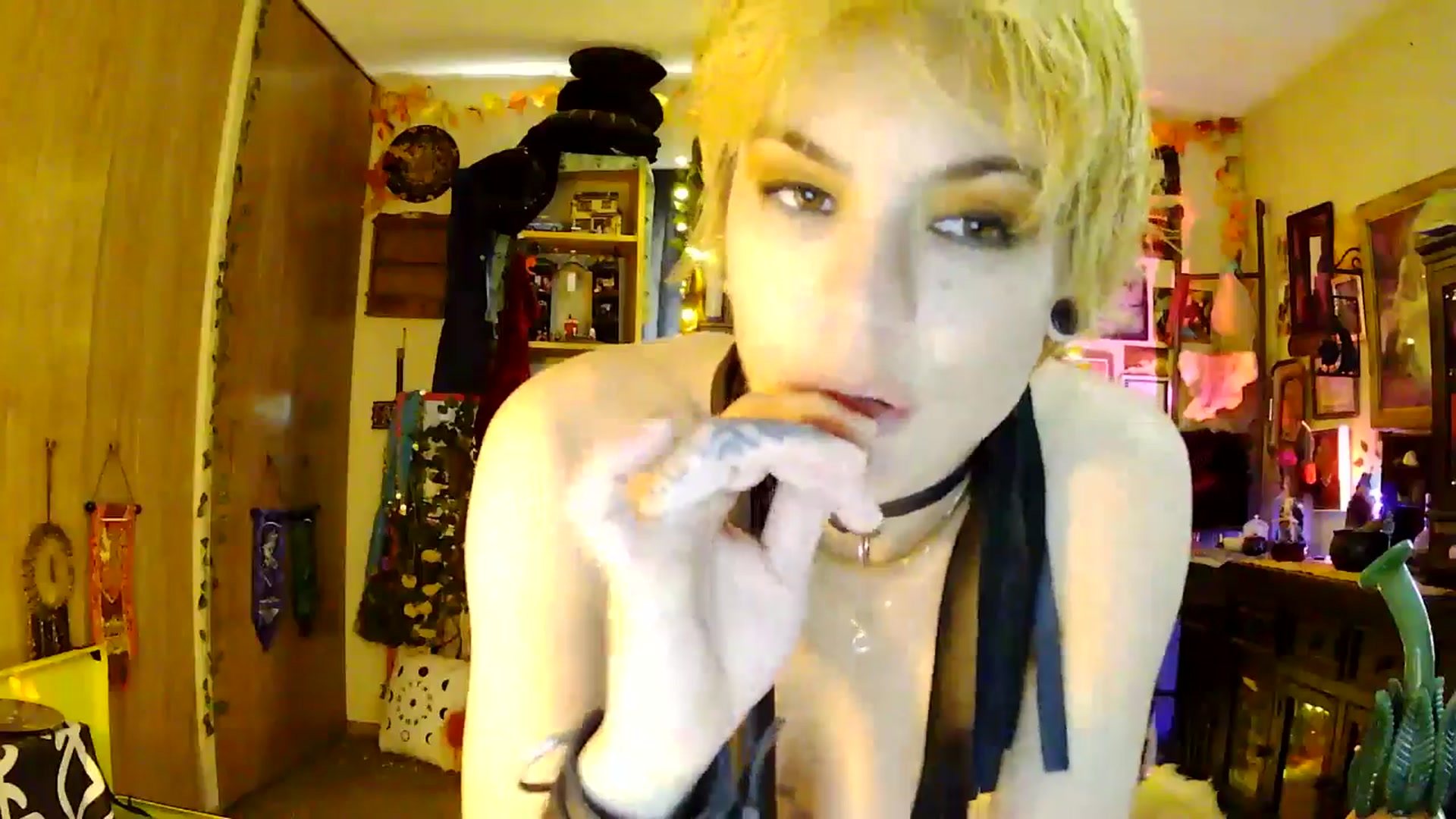 Gallery image thumbnail from Ancored's myfreecams stream on, 05/26/2025, 23:59 image 3 of 20
