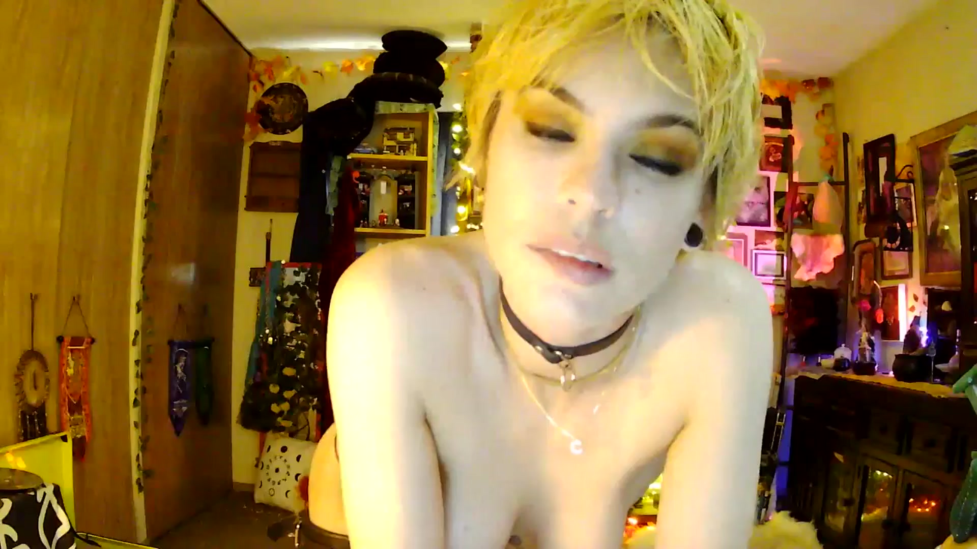Gallery image thumbnail from Ancored's myfreecams stream on, 05/26/2025, 23:59 image 19 of 20