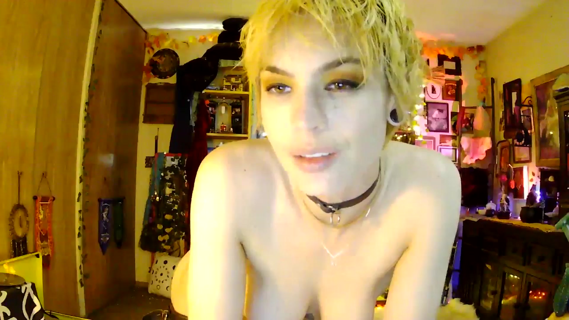 Gallery image thumbnail from Ancored's myfreecams stream on, 05/26/2025, 23:59 image 15 of 20