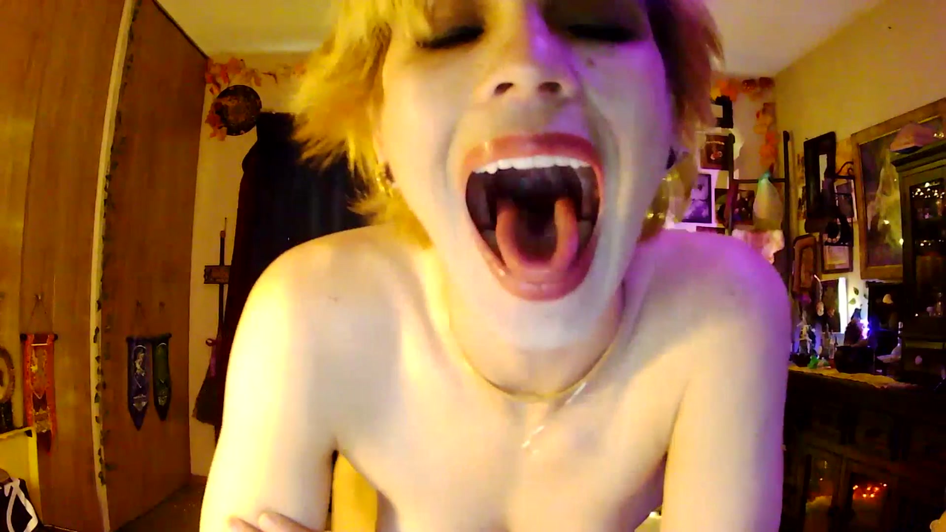 Gallery image thumbnail from Ancored's myfreecams stream on, 05/27/2025, 23:35 image 10 of 20