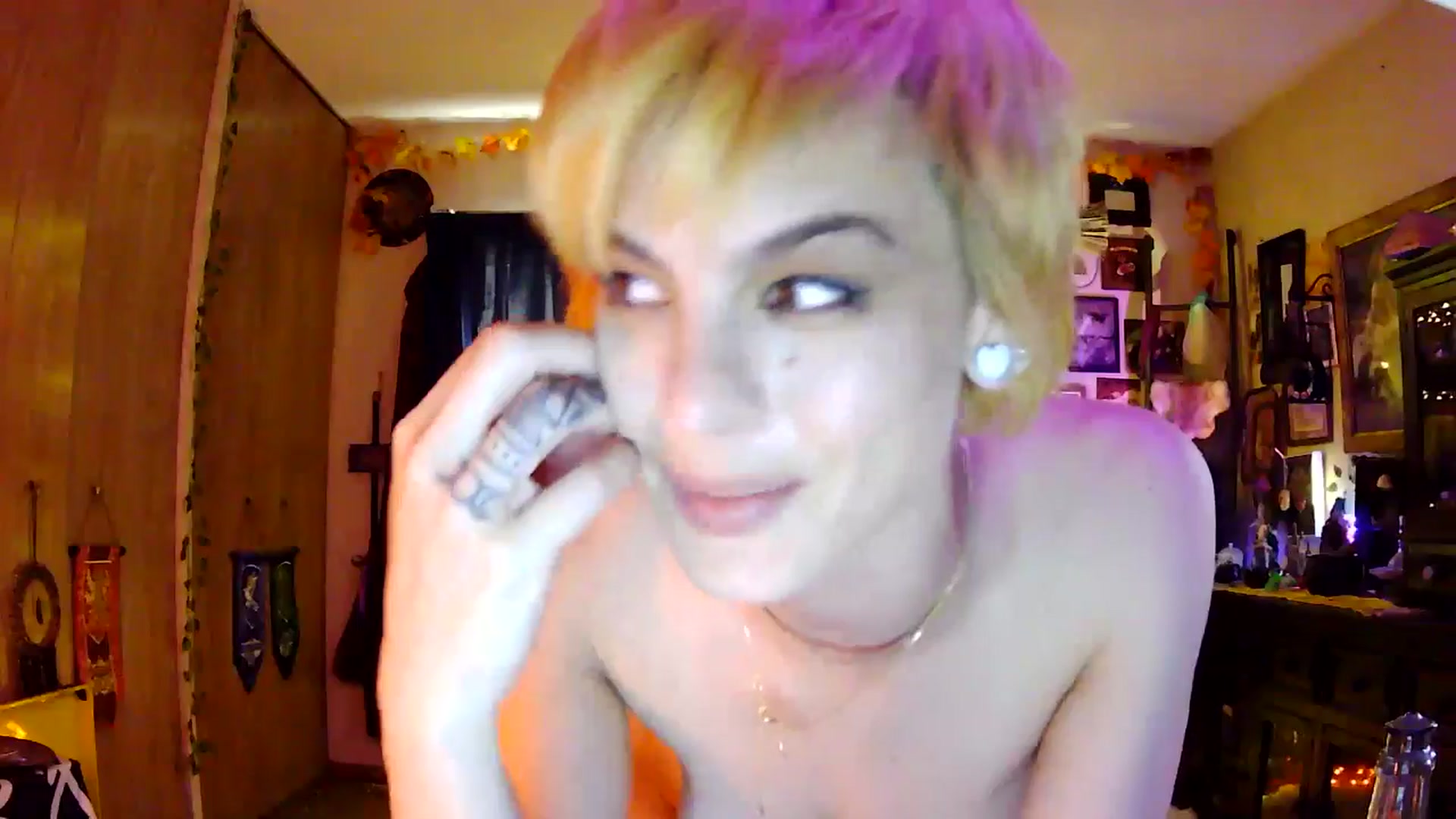 Gallery image thumbnail from Ancored's myfreecams stream on, 05/28/2025, 24:32 image 19 of 20