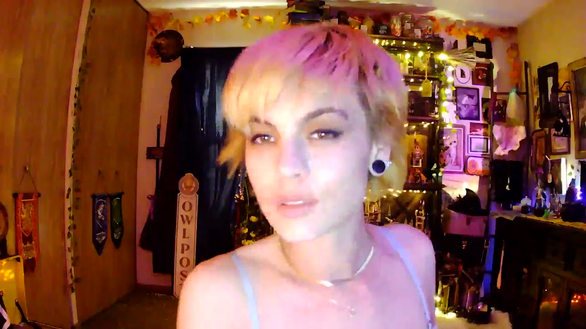 Gallery image thumbnail from Ancored's myfreecams stream on, 05/28/2025, 24:32 image 5 of 20