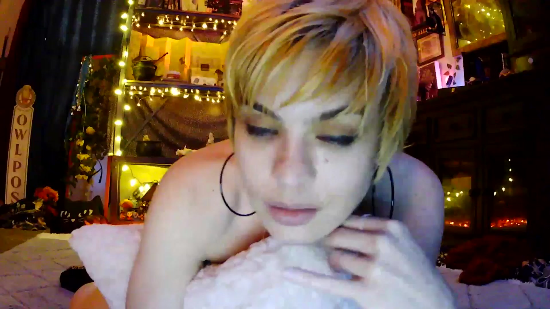 Gallery image thumbnail from Ancored's myfreecams stream on, 05/30/2025, 02:04 image 17 of 20