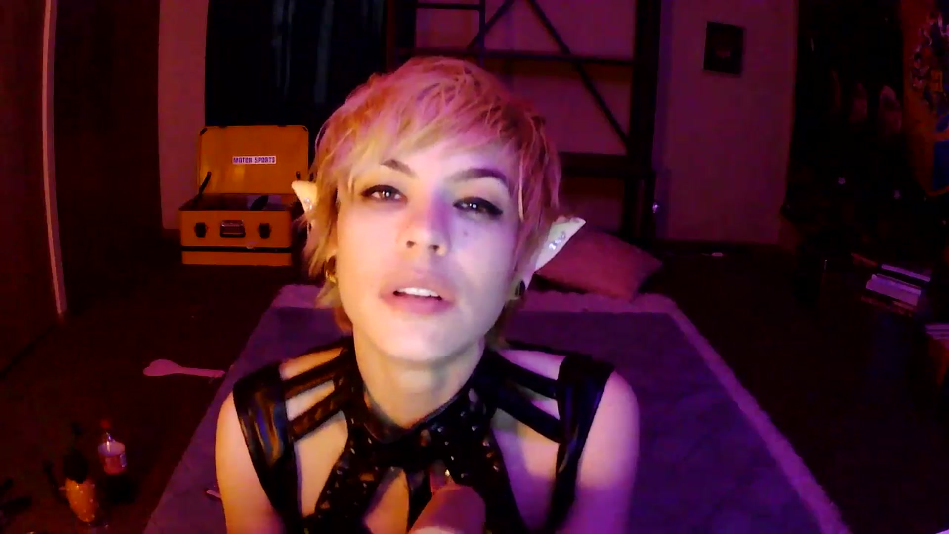 Gallery image thumbnail from Ancored's myfreecams stream on, 06/05/2025, 24:01 image 14 of 20