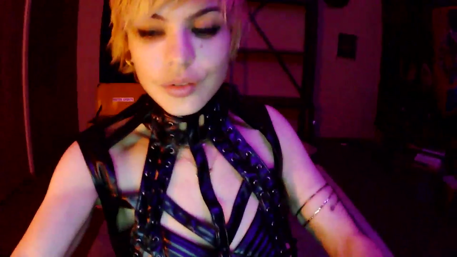 Gallery image thumbnail from Ancored's myfreecams stream on, 06/05/2025, 24:01 image 19 of 20