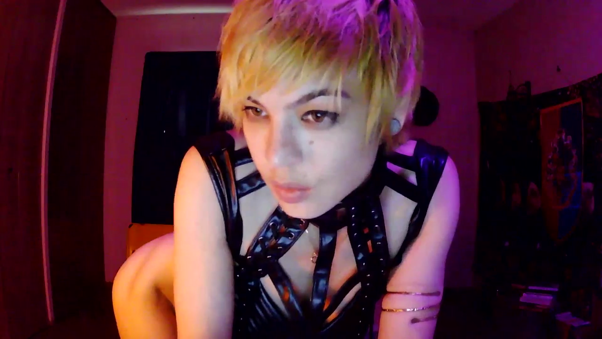 Gallery image thumbnail from Ancored's myfreecams stream on, 06/05/2025, 02:02 image 15 of 20