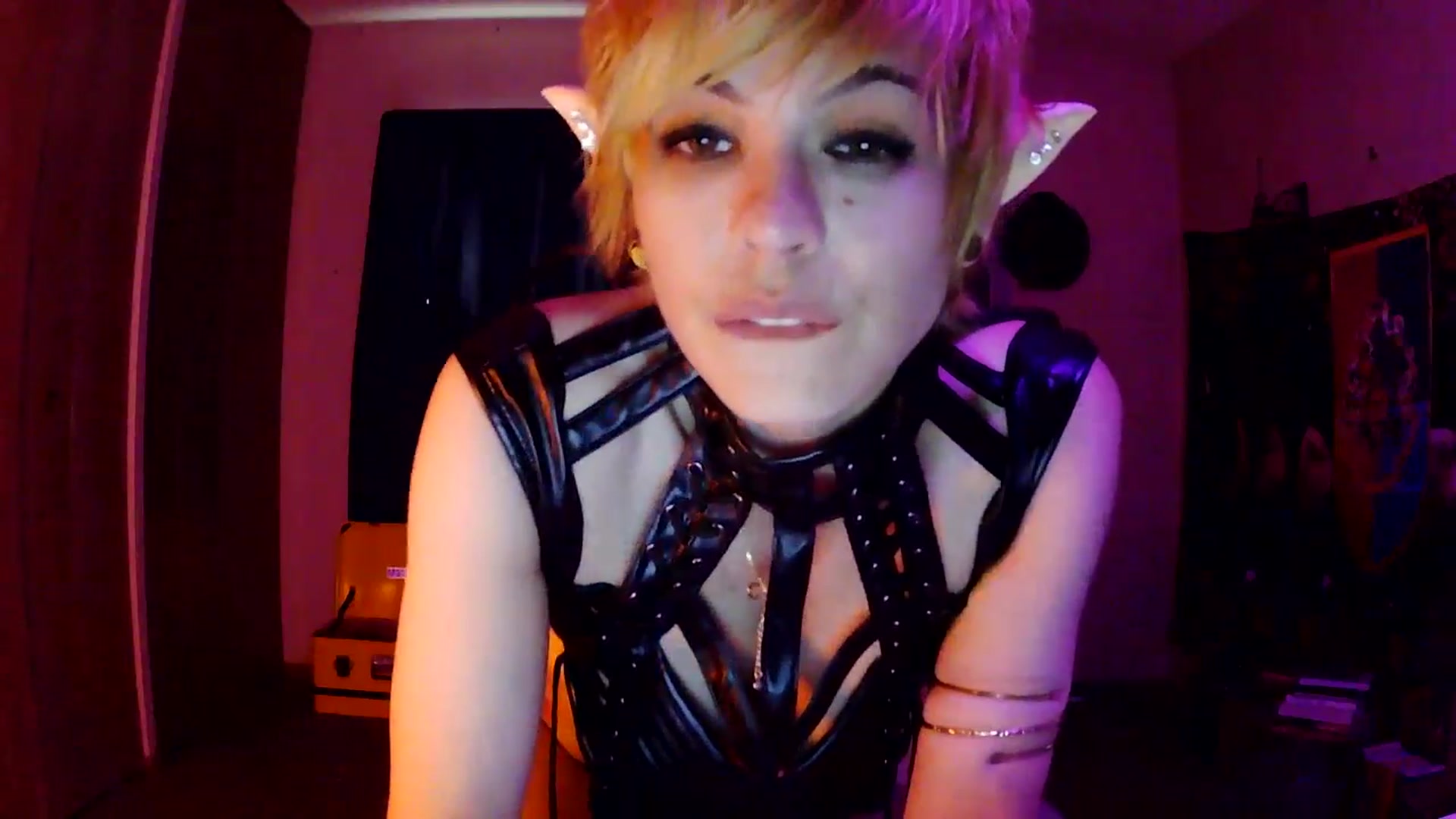 Gallery image thumbnail from Ancored's myfreecams stream on, 06/05/2025, 02:02 image 13 of 20