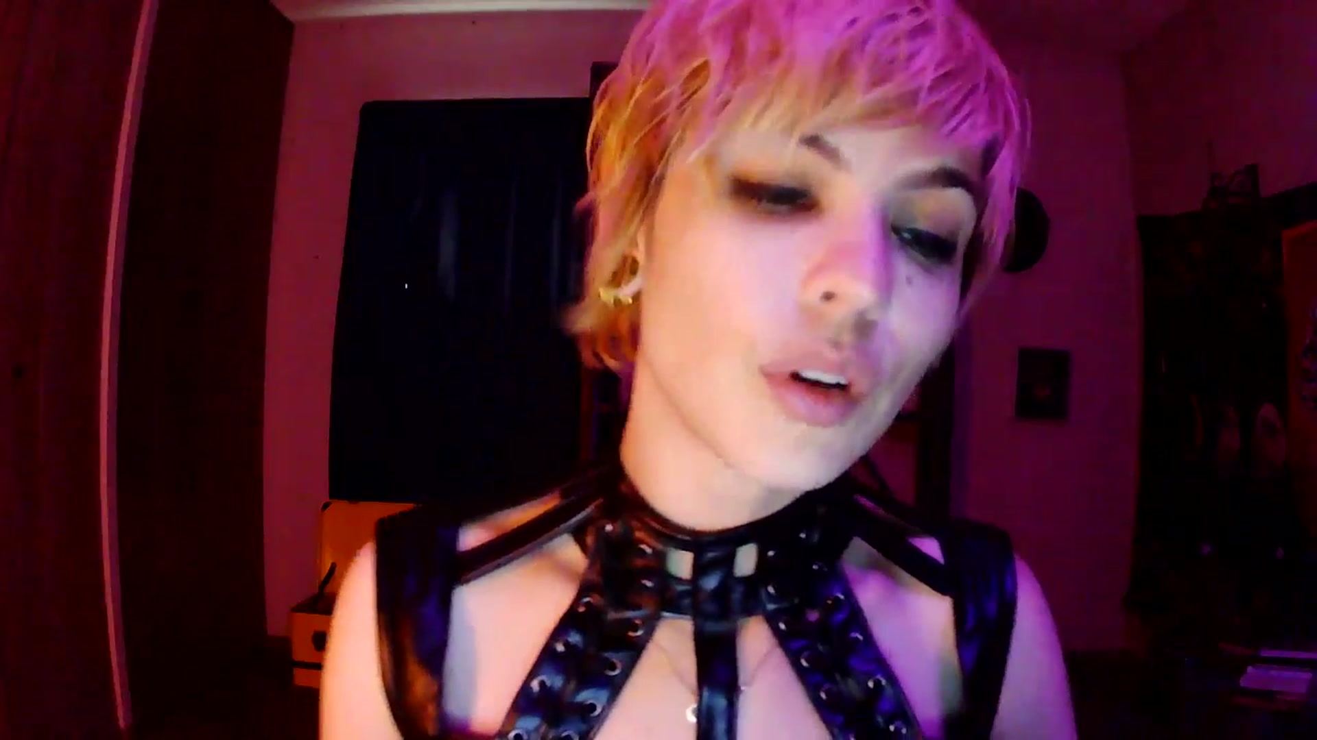 Gallery image thumbnail from Ancored's myfreecams stream on, 06/05/2025, 02:02 image 14 of 20