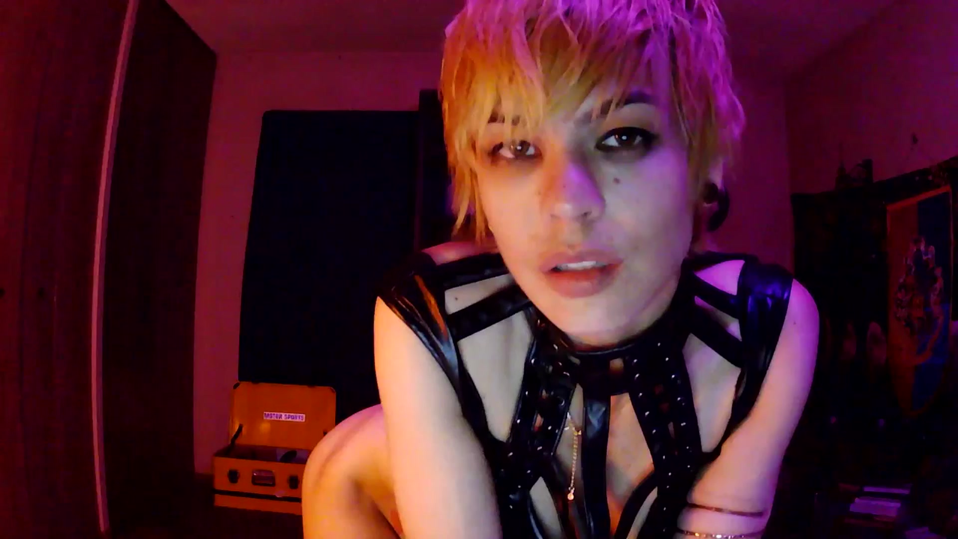 Gallery image thumbnail from Ancored's myfreecams stream on, 06/05/2025, 04:30 image 1 of 20