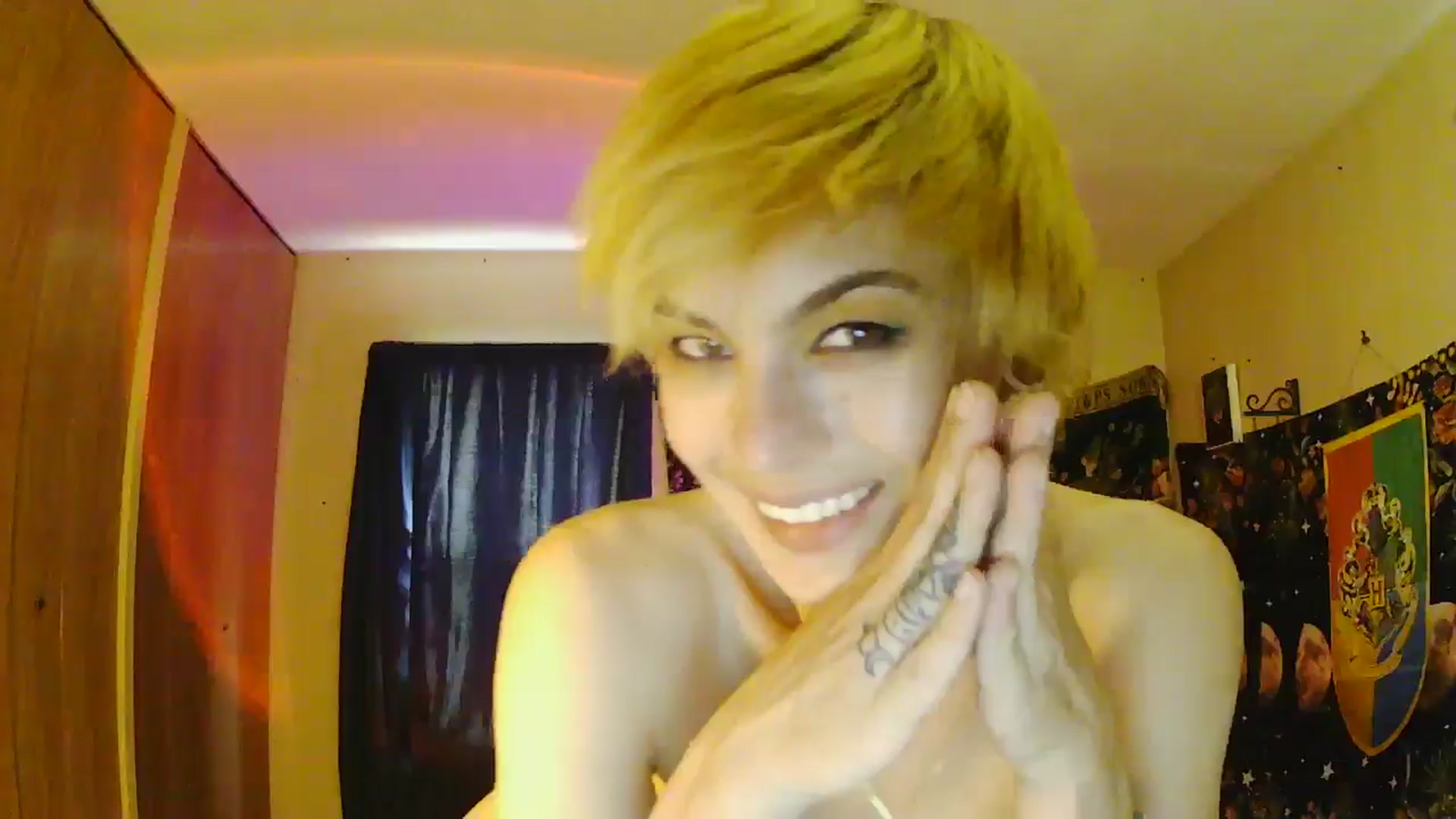 Gallery image thumbnail from Ancored's myfreecams stream on, 06/10/2025, 24:02 image 20 of 20