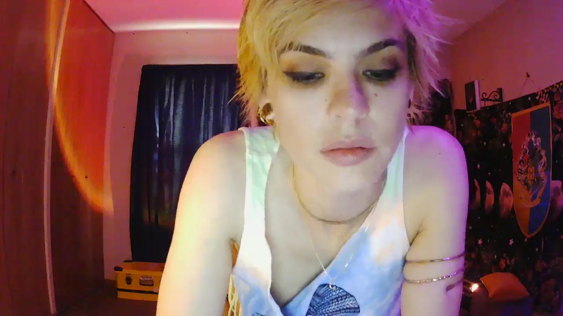 Gallery image thumbnail from Ancored's myfreecams stream on, 06/11/2025, 24:27 image 2 of 20