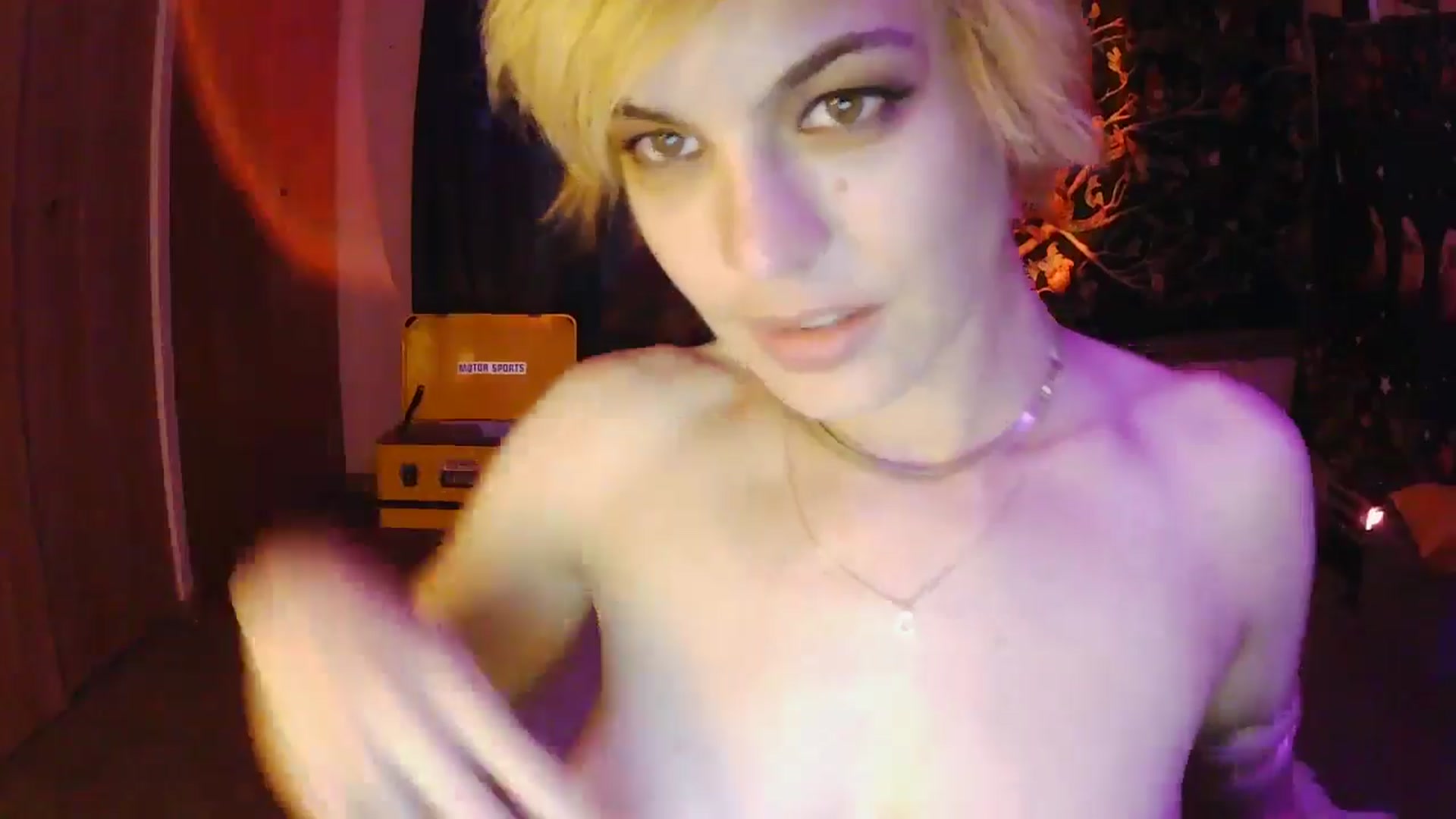 Gallery image thumbnail from Ancored's myfreecams stream on, 06/11/2025, 24:27 image 20 of 20