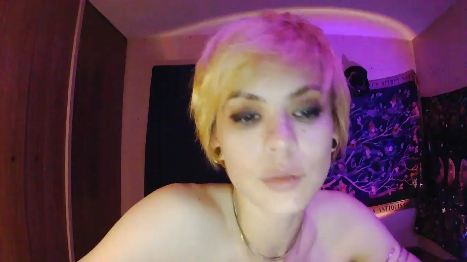 Gallery image thumbnail from Ancored's myfreecams stream on, 06/12/2025, 05:54 image 6 of 20