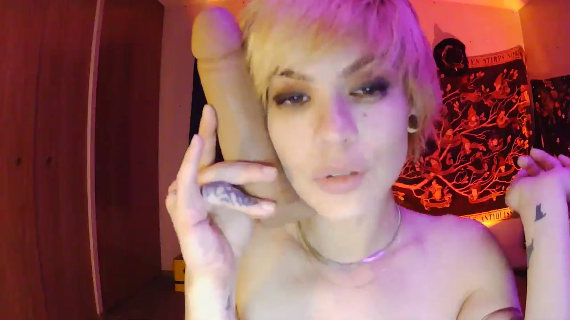 Gallery image thumbnail from Ancored's myfreecams stream on, 06/12/2025, 05:54 image 17 of 20
