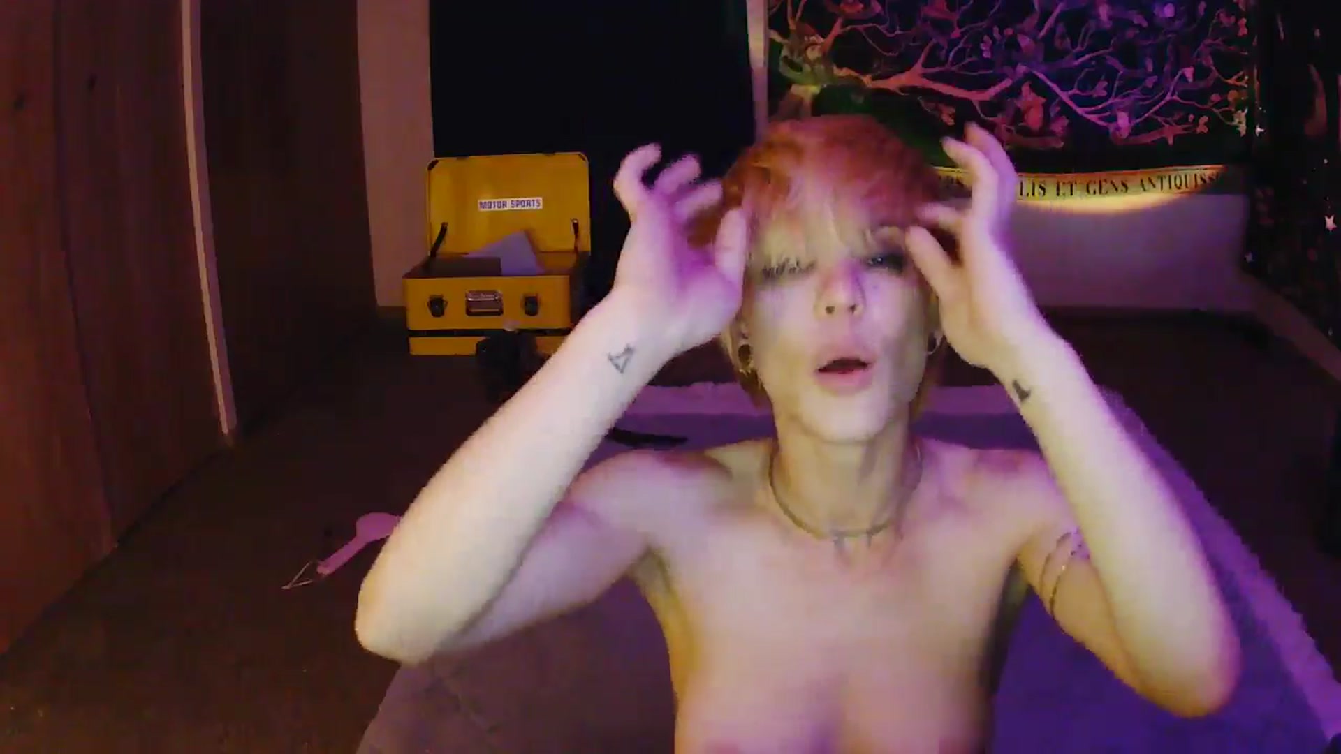Gallery image thumbnail from Ancored's myfreecams stream on, 06/12/2025, 05:54 image 16 of 20