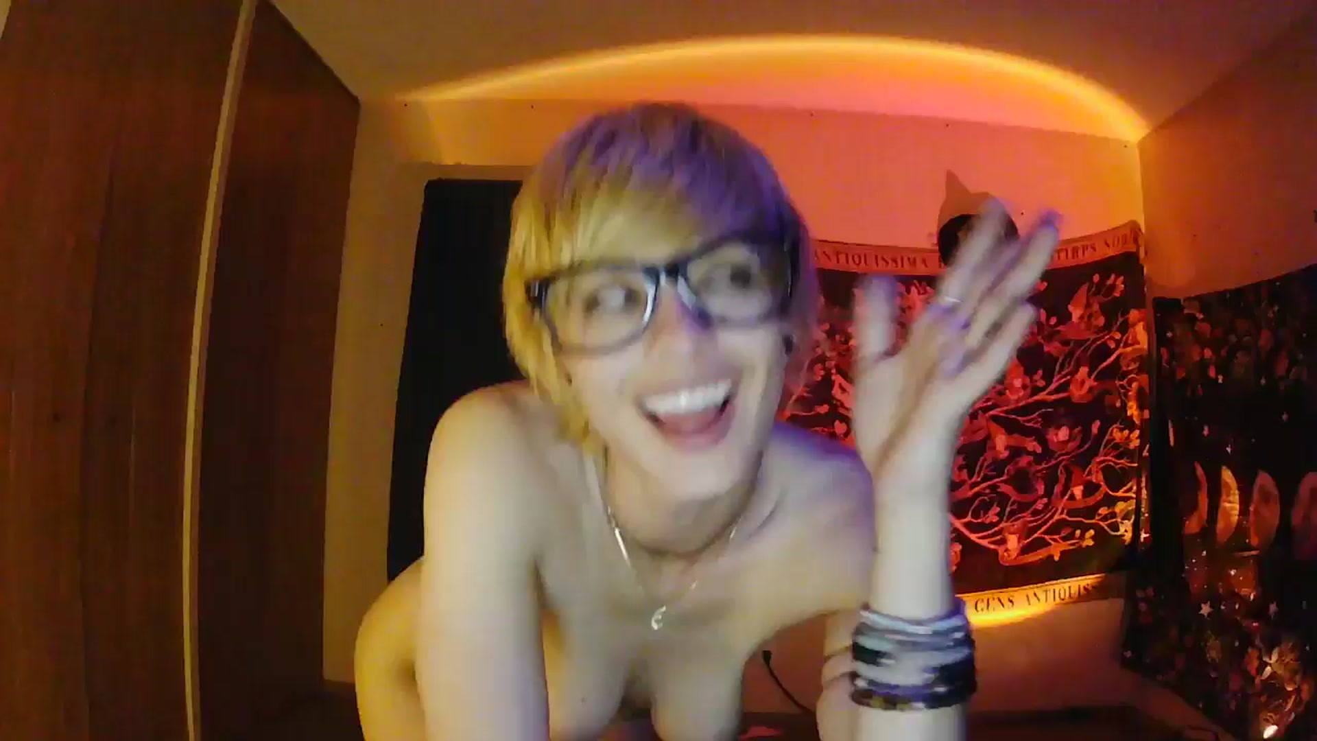Gallery image thumbnail from Ancored's myfreecams stream on, 06/13/2025, 05:50 image 17 of 20