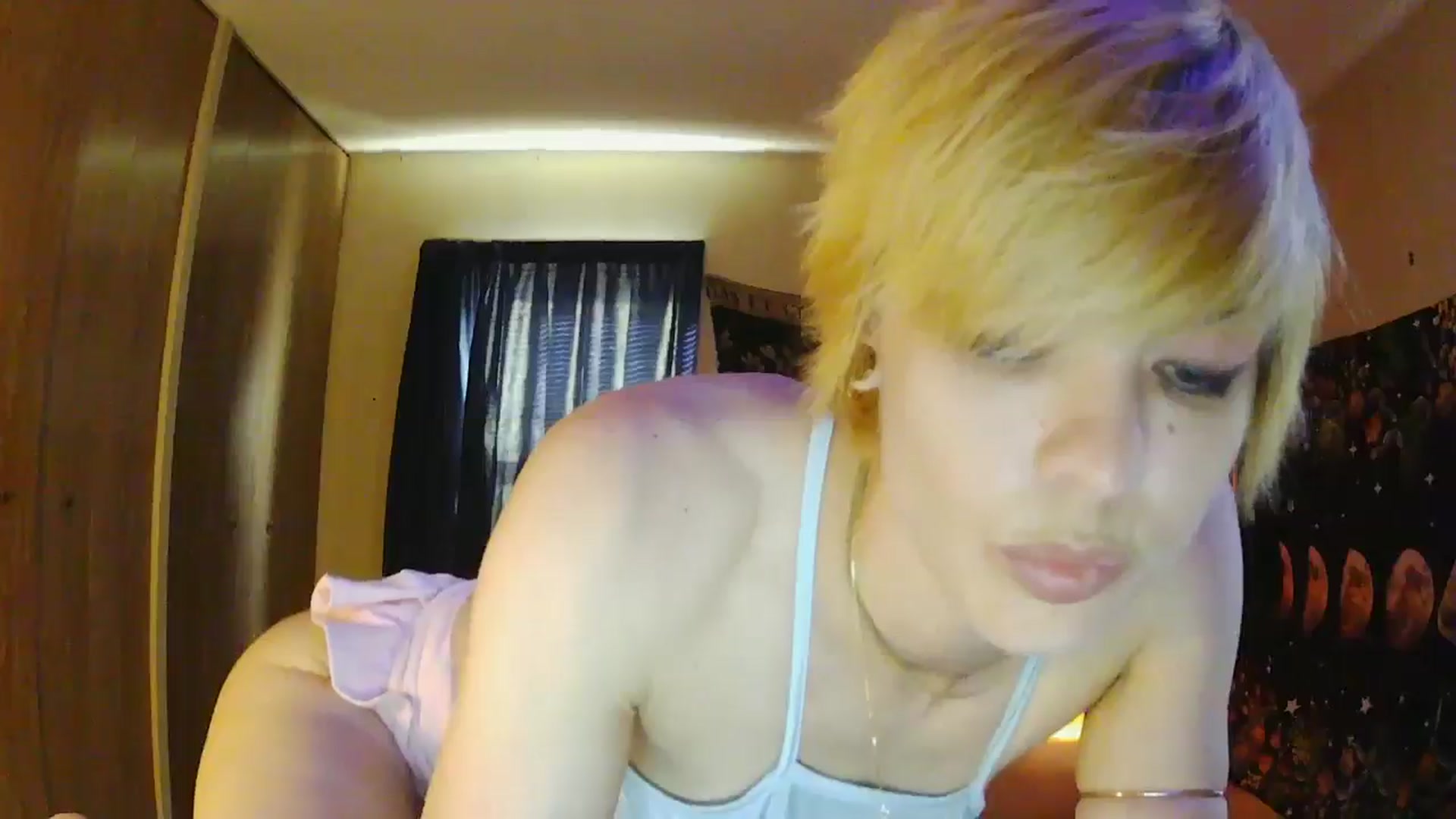 Gallery image thumbnail from Ancored's myfreecams stream on, 06/19/2025, 24:35 image 6 of 20