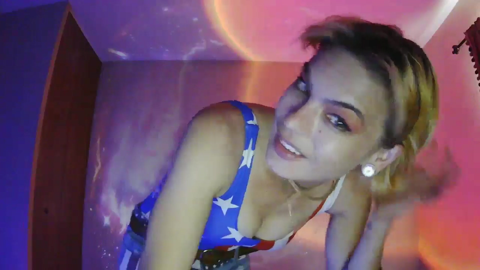 Gallery image thumbnail from Ancored's myfreecams stream on, 07/04/2025, 18:58 image 3 of 20