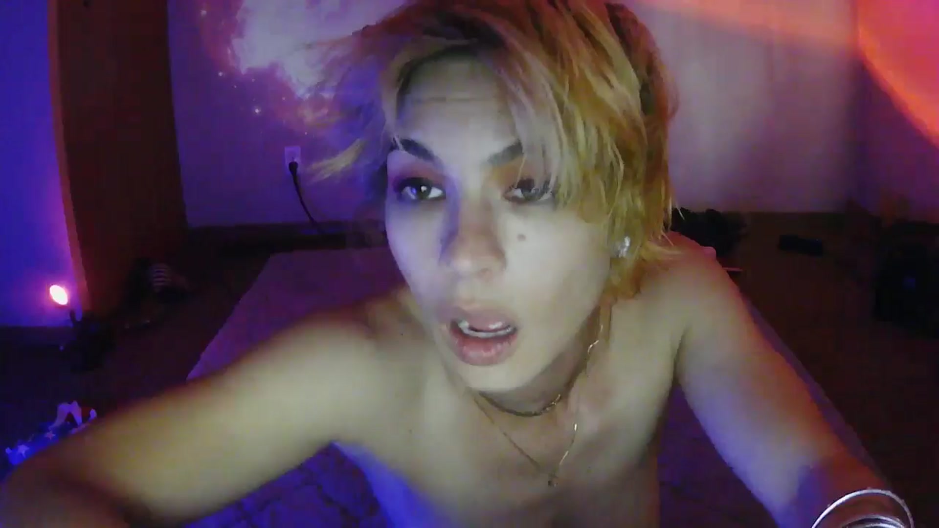 Gallery image thumbnail from Ancored's myfreecams stream on, 07/04/2025, 20:32 image 12 of 20