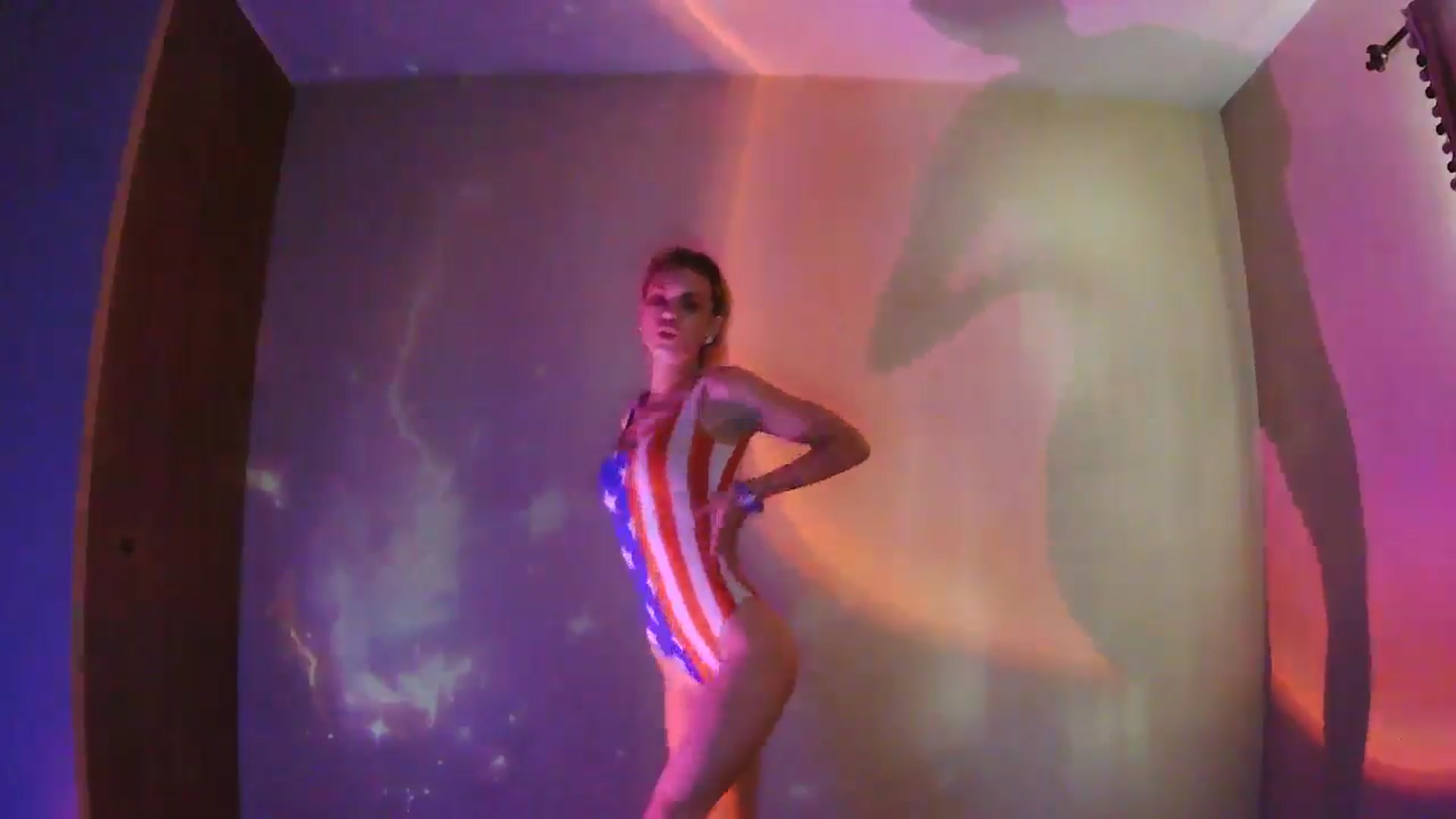 Gallery image thumbnail from Ancored's myfreecams stream on, 07/04/2025, 20:32 image 4 of 20