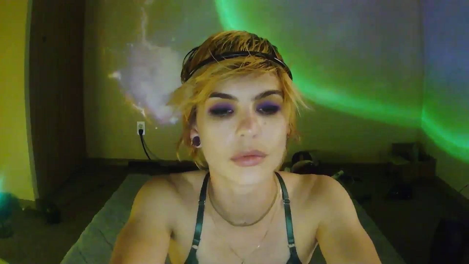 Gallery image thumbnail from Ancored's myfreecams stream on, 07/08/2025, 02:25 image 16 of 20