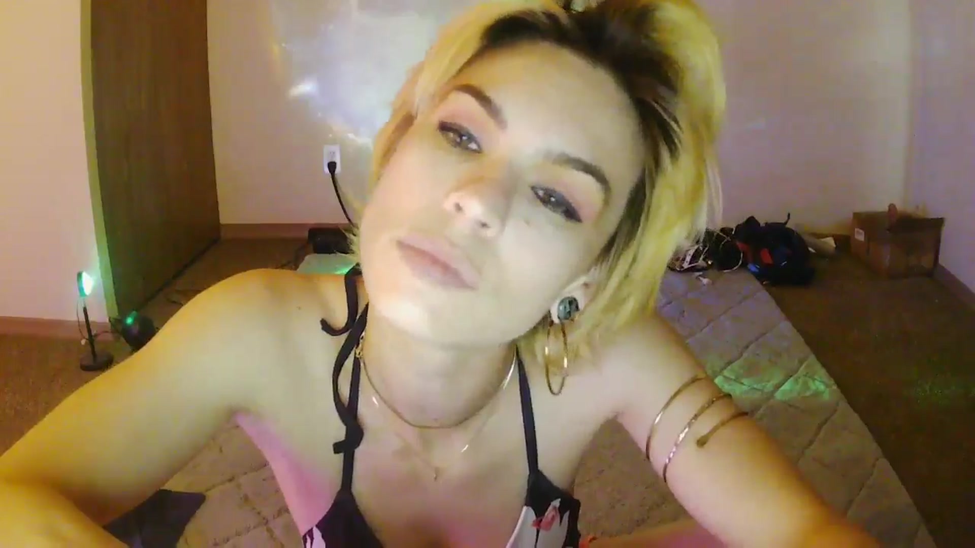 Gallery image thumbnail from Ancored's myfreecams stream on, 07/19/2025, 02:55 image 2 of 20