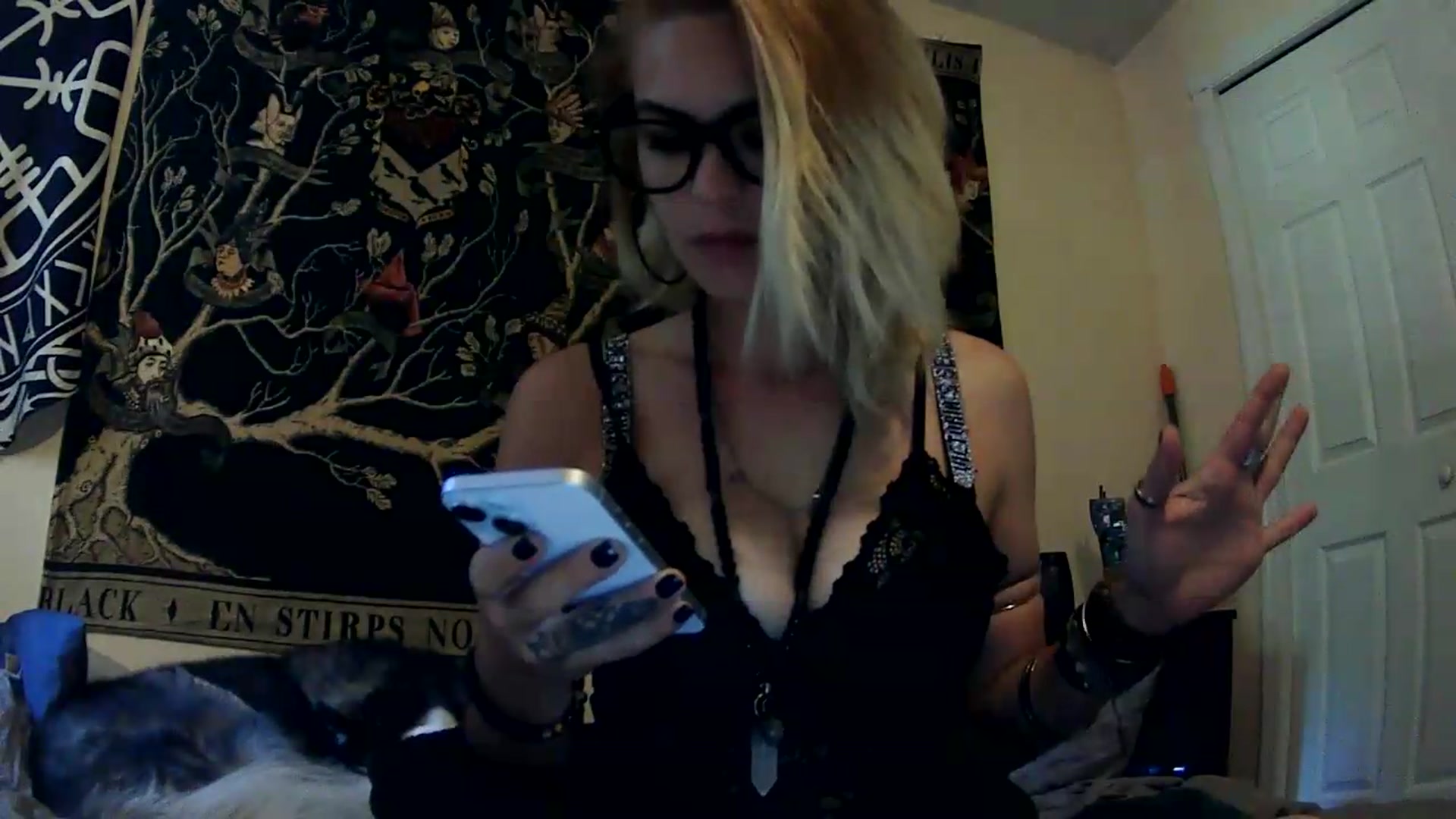 Gallery image thumbnail from Ancored's myfreecams stream on, 05/20/2026, 17:12 image 6 of 20