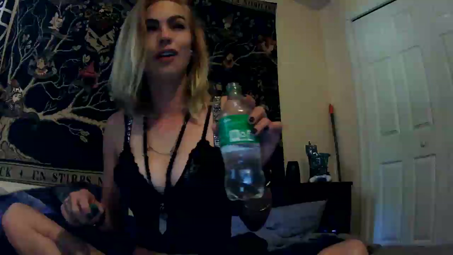 Gallery image thumbnail from Ancored's myfreecams stream on, 05/20/2026, 17:12 image 3 of 20