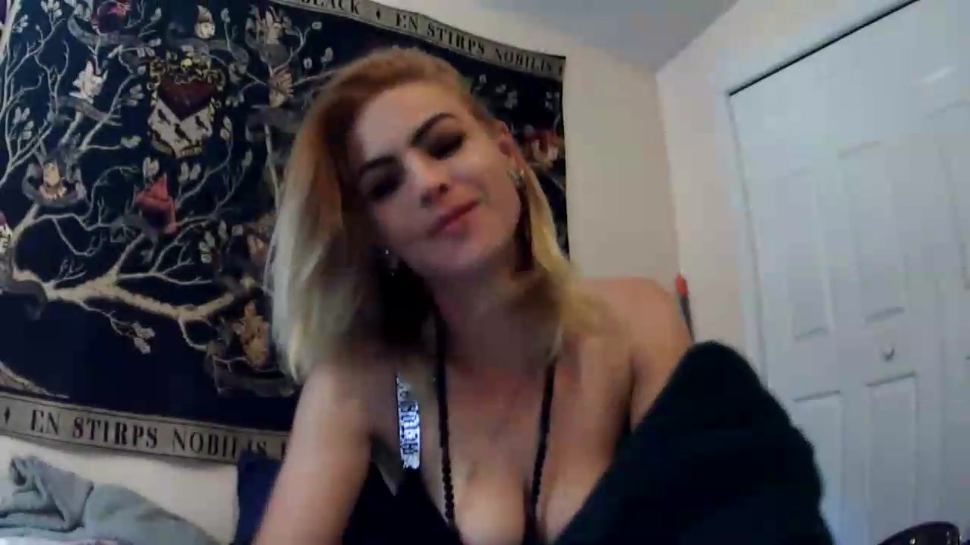 Gallery image thumbnail from Ancored's myfreecams stream on, 05/20/2026, 19:35 image 8 of 20