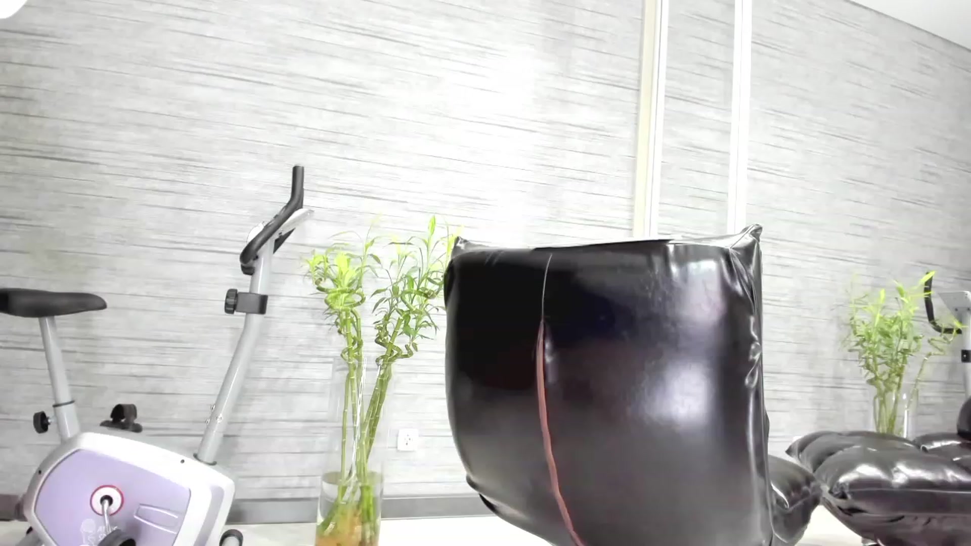 Gallery image thumbnail from Anders0n's myfreecams stream on, 11/15/2022, 14:59 image 15 of 20