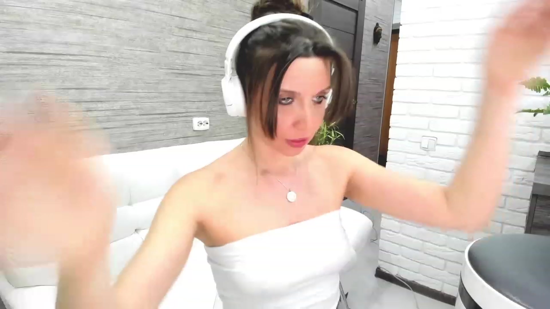Gallery image thumbnail from Anders0n's myfreecams stream on, 03/21/2023, 18:26 image 17 of 20